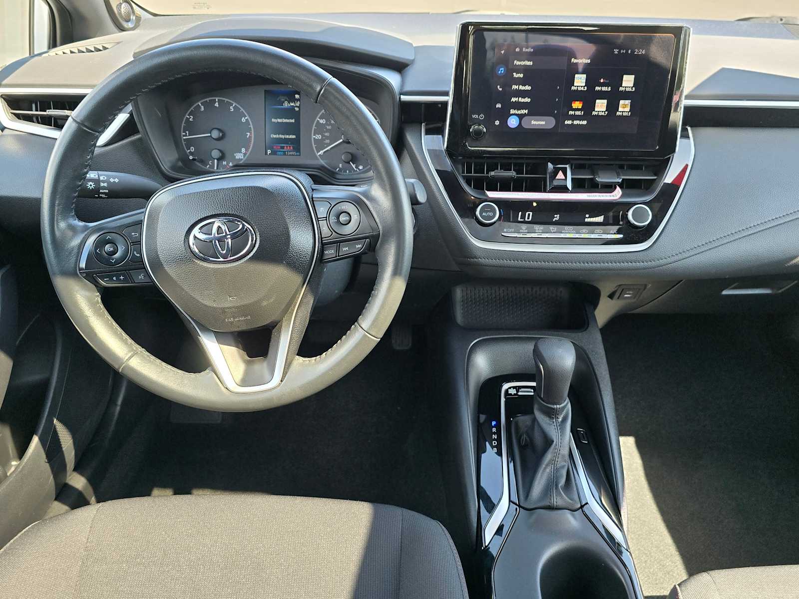 2023 Toyota Corolla SE 18