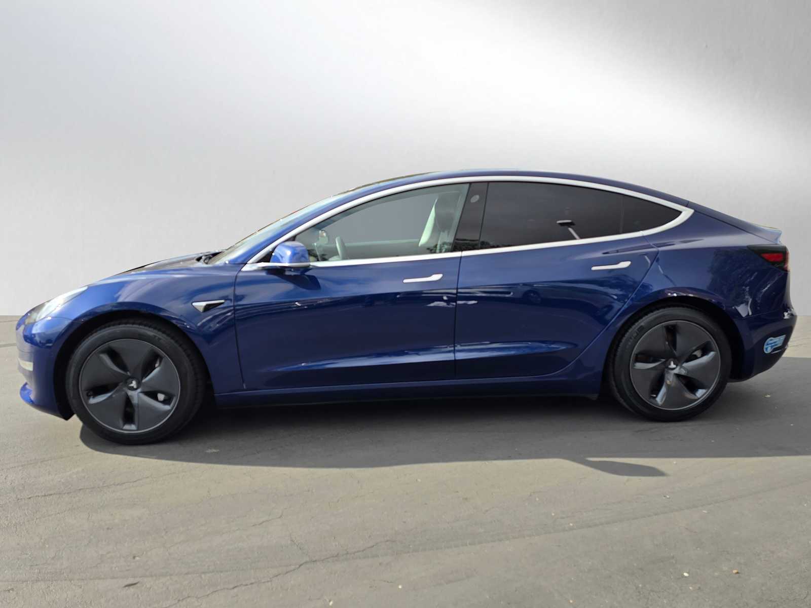 2020 Tesla Model 3 Standard Range Plus 2