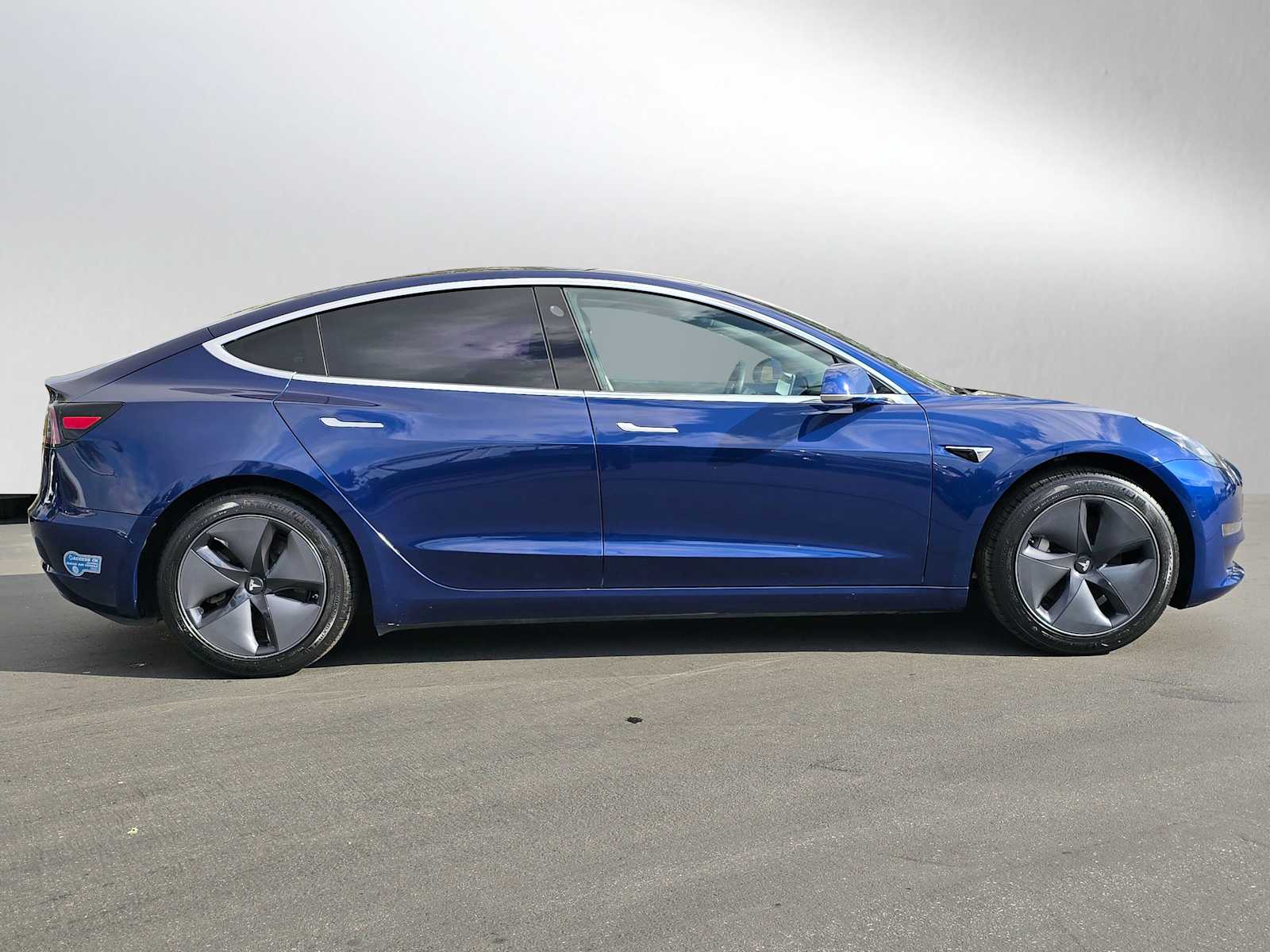 2020 Tesla Model 3 Standard Range Plus 6