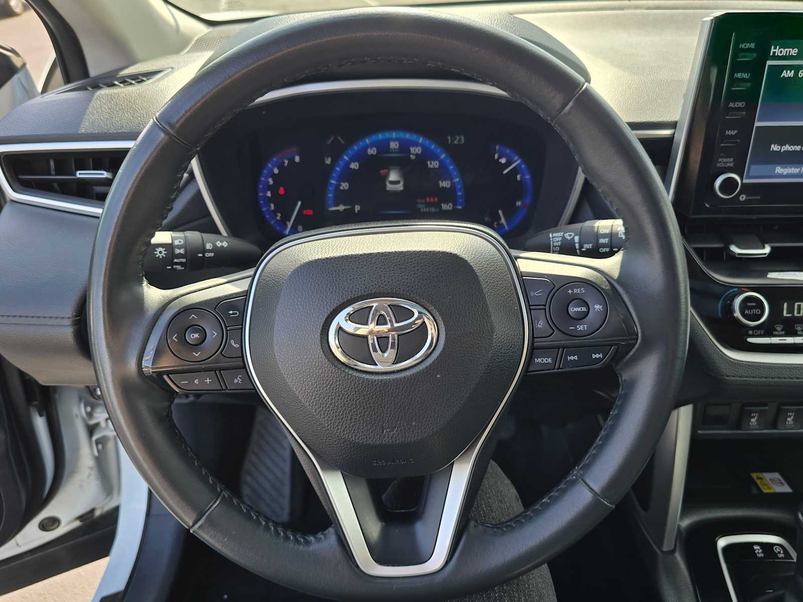 2022 Toyota Corolla Cross XLE 23