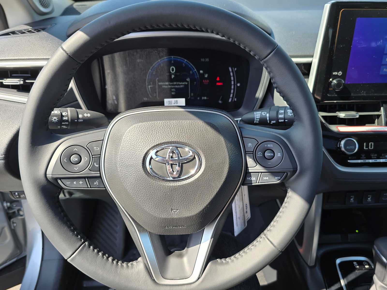 2024 Toyota Corolla Cross XLE 23