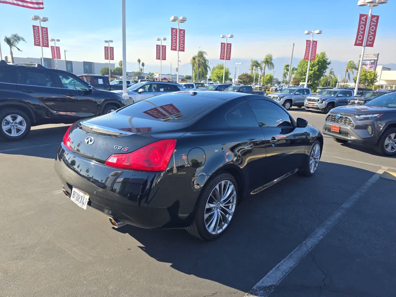 2013 INFINITI G37 x 2