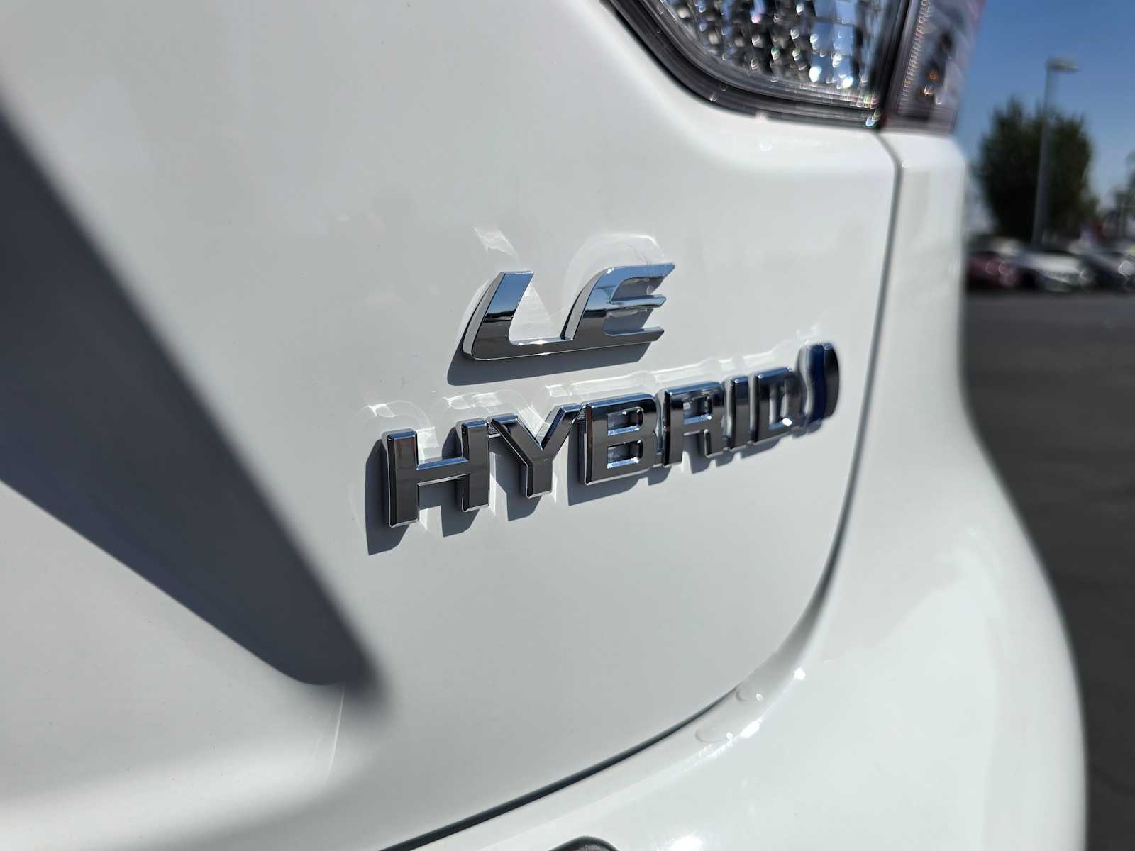 2024 Toyota Corolla Hybrid LE 13