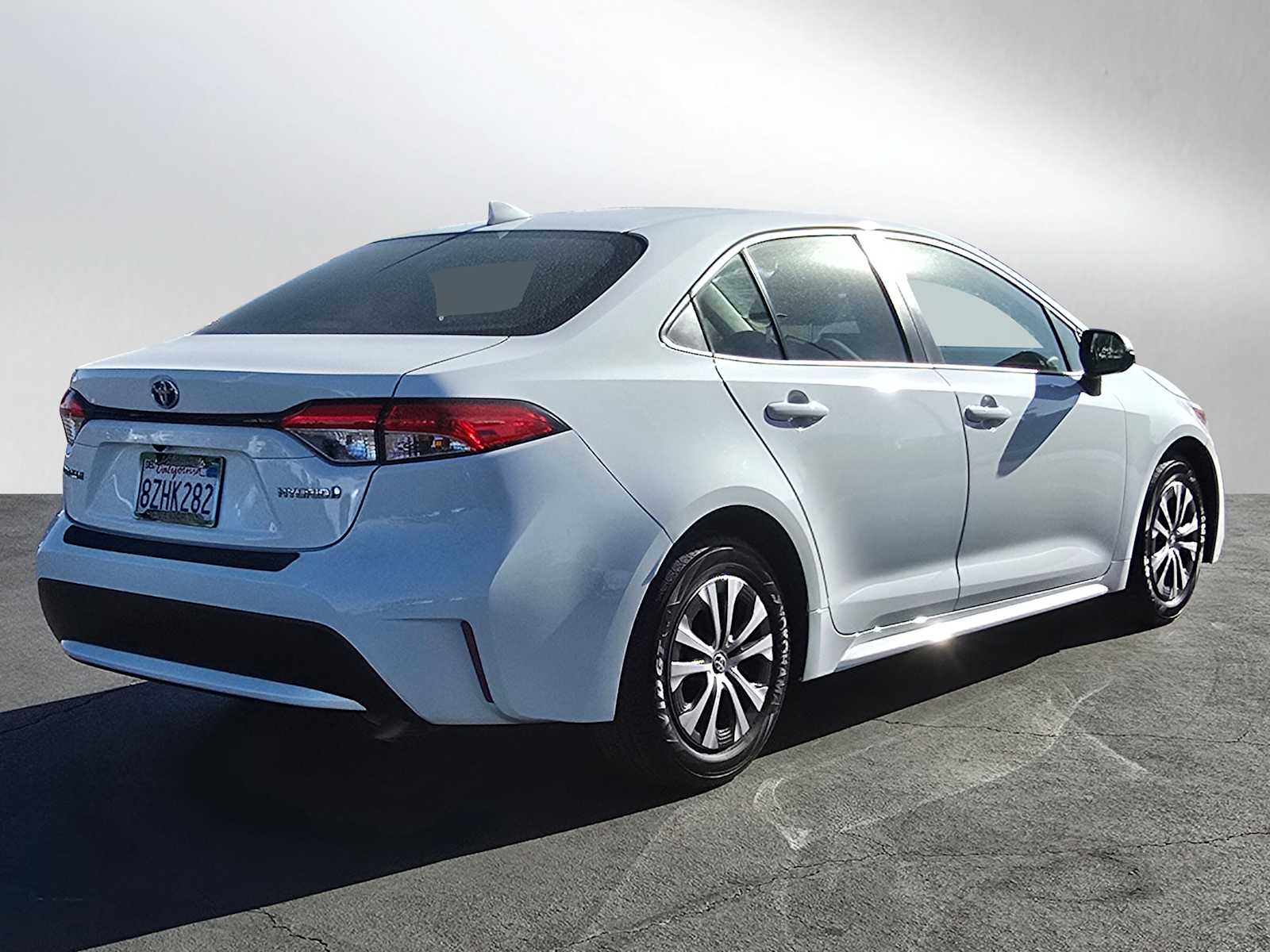 2022 Toyota Corolla Hybrid LE 5