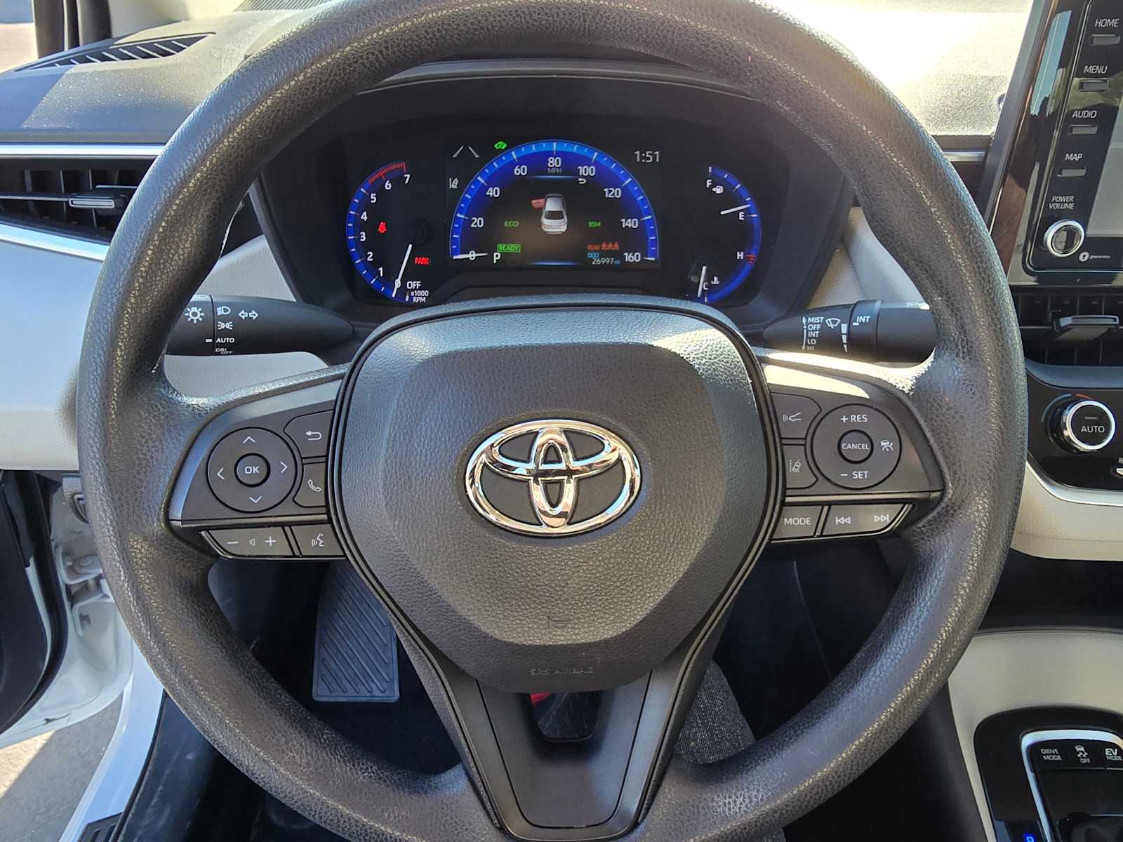 2022 Toyota Corolla Hybrid LE 22