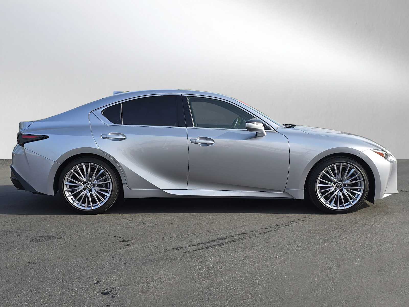 2023 Lexus IS  6