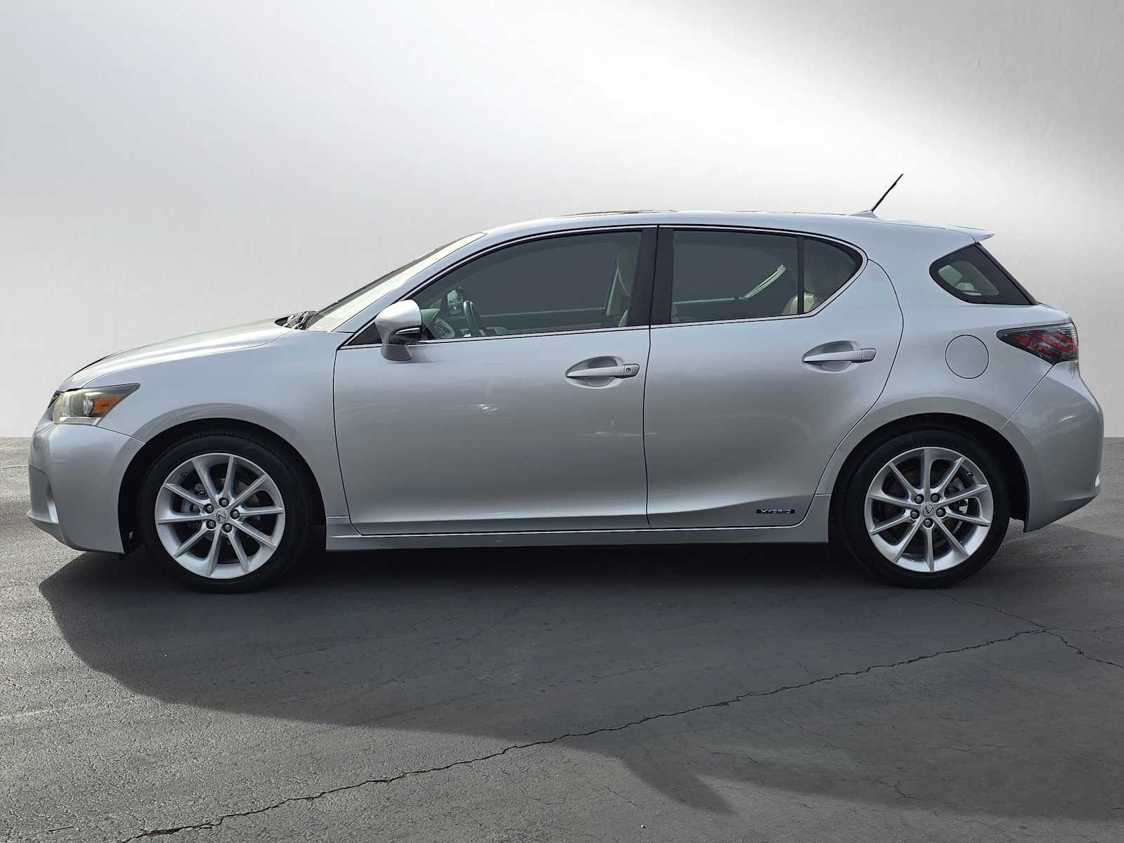 2013 Lexus CT 200h Hybrid 2