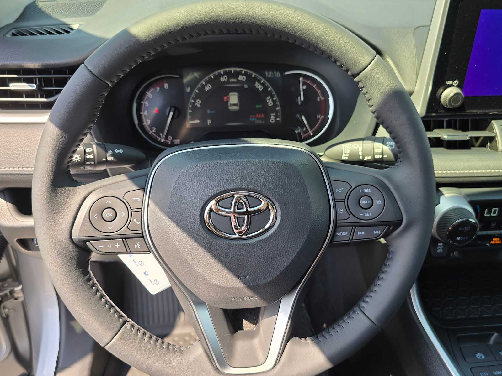 2024 Toyota RAV4 XLE Premium 23