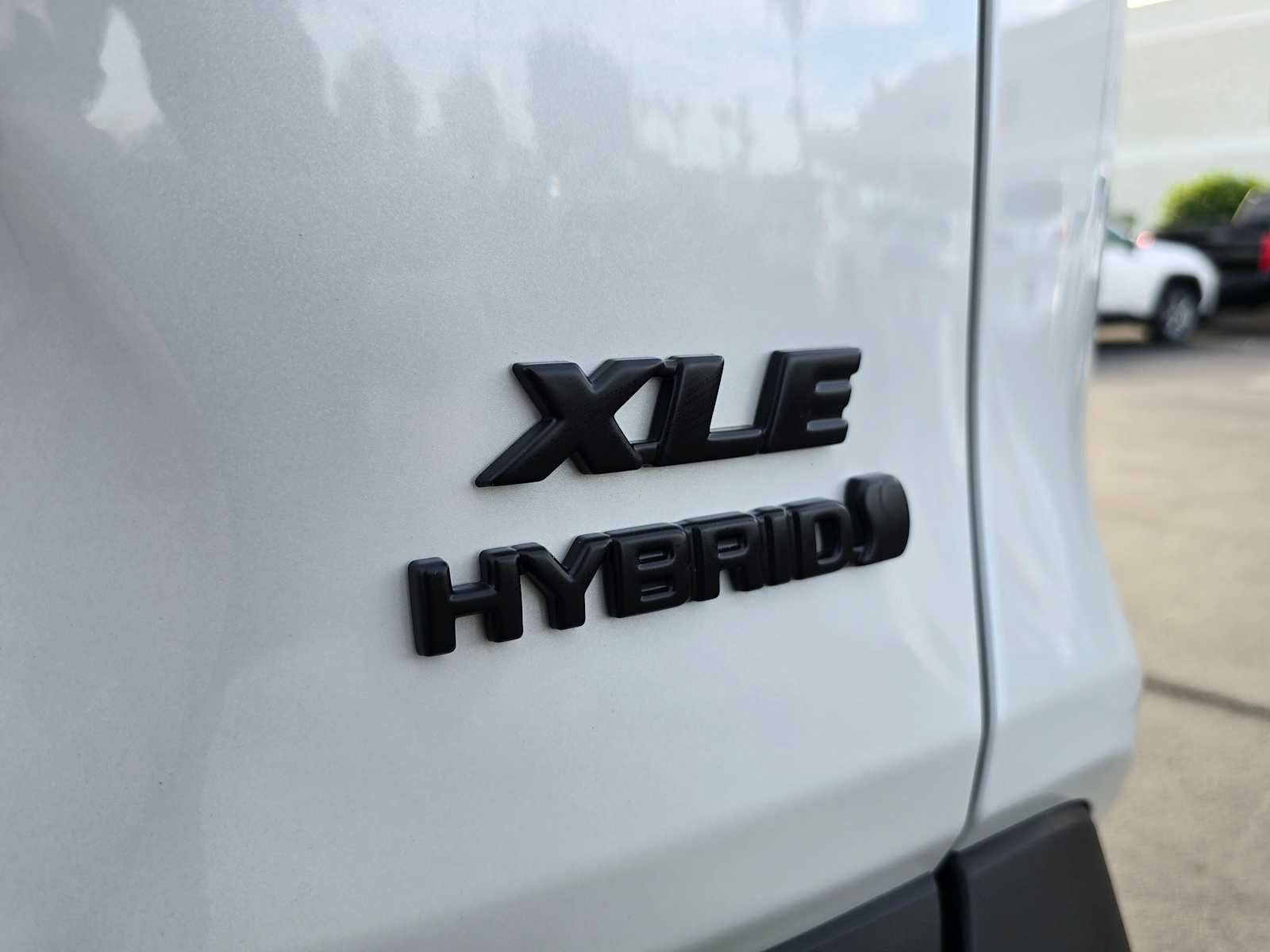 2024 Toyota RAV4 Hybrid XLE Premium 13