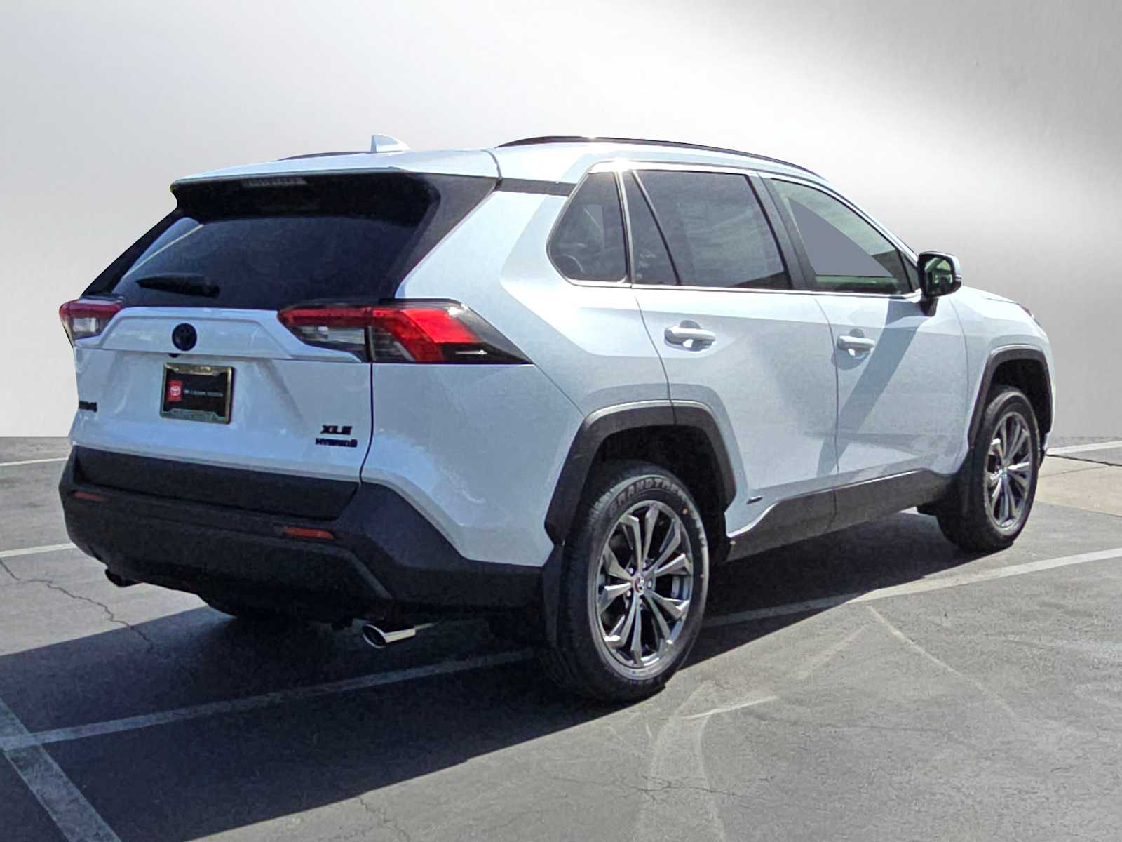 2024 Toyota RAV4 Hybrid XLE Premium 5