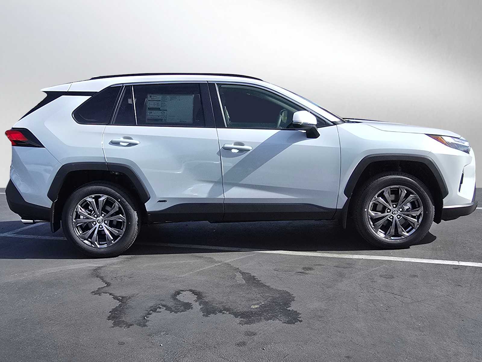 2024 Toyota RAV4 Hybrid XLE Premium 6