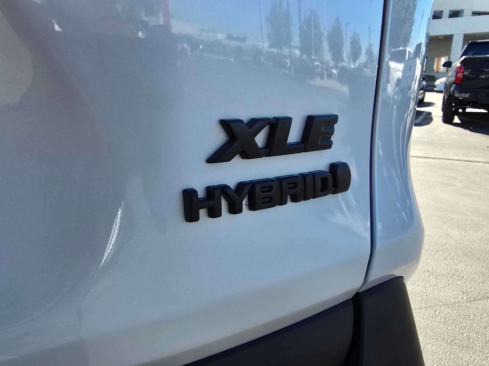 2024 Toyota RAV4 Hybrid XLE Premium 13