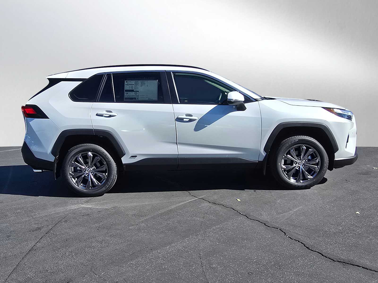 2024 Toyota RAV4 Hybrid XLE Premium 6