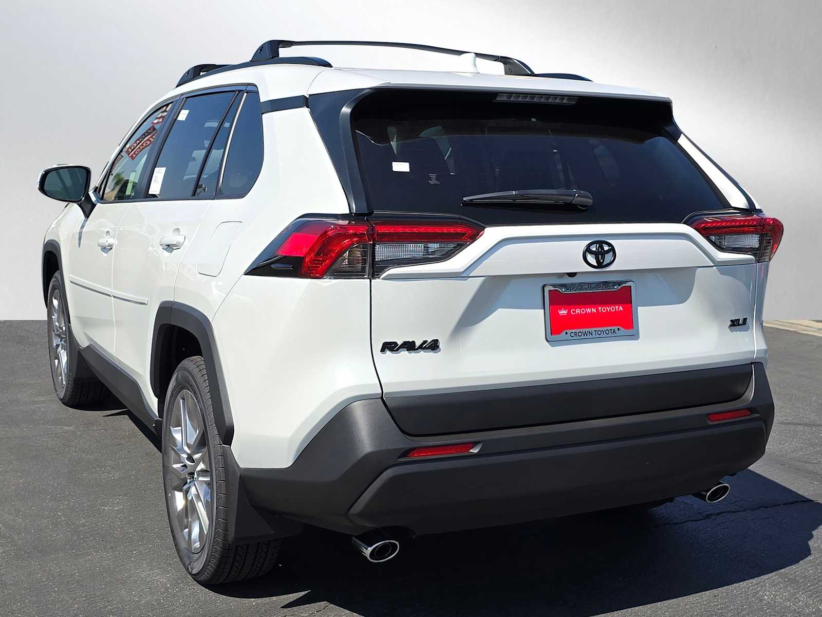 2024 Toyota RAV4 XLE Premium 3