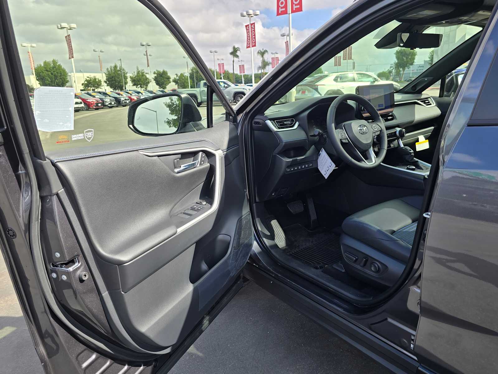 2024 Toyota RAV4 Hybrid XSE 20