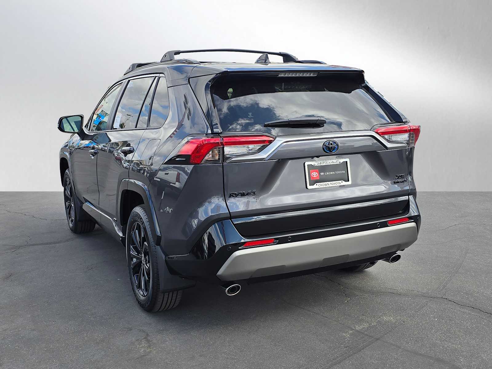 2024 Toyota RAV4 Hybrid XSE 3