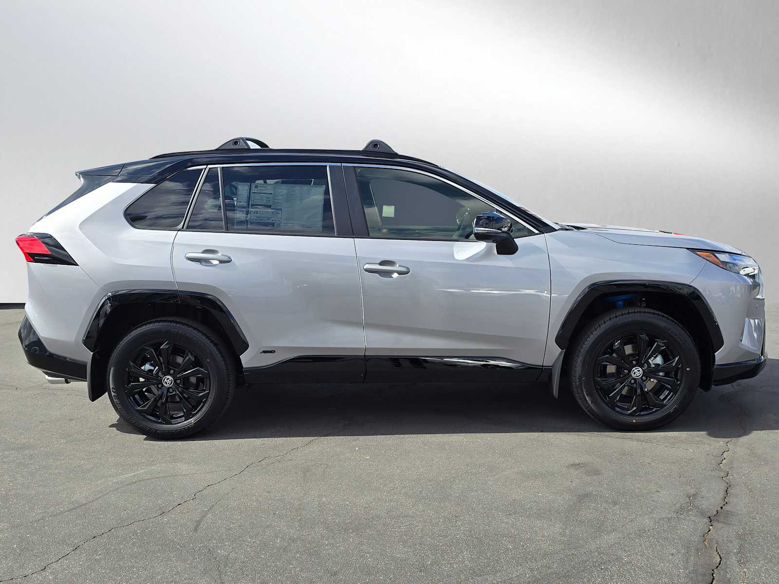 2024 Toyota RAV4 Hybrid XSE 6