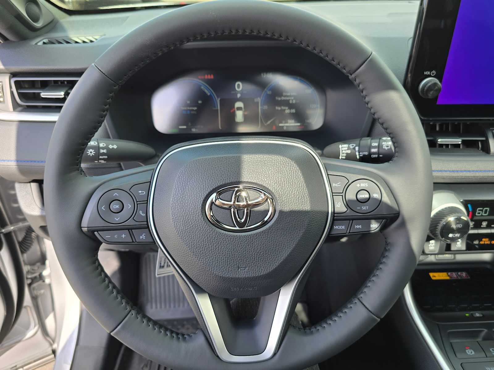 2024 Toyota RAV4 Hybrid XSE 23