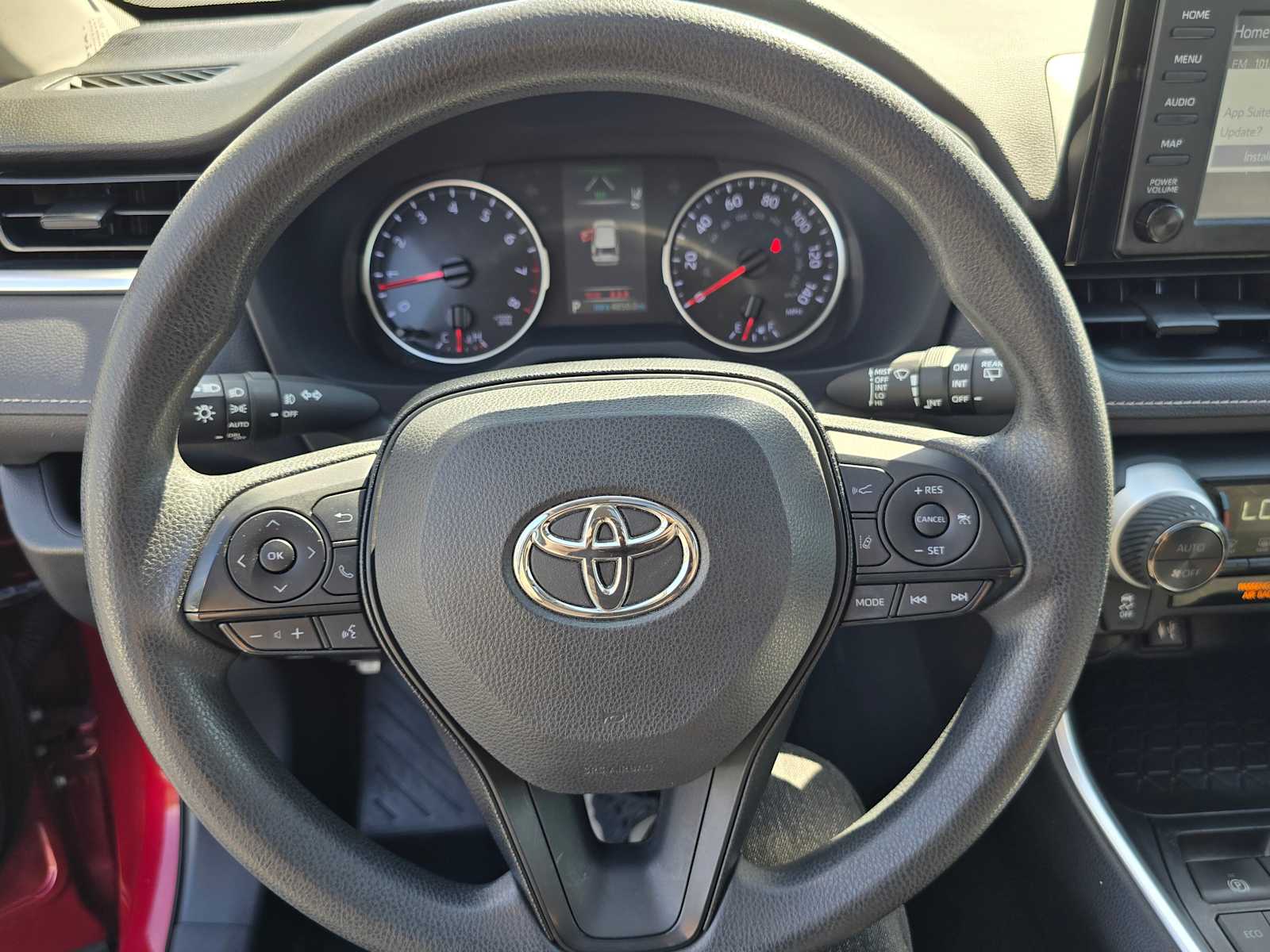 2019 Toyota RAV4 XLE 22