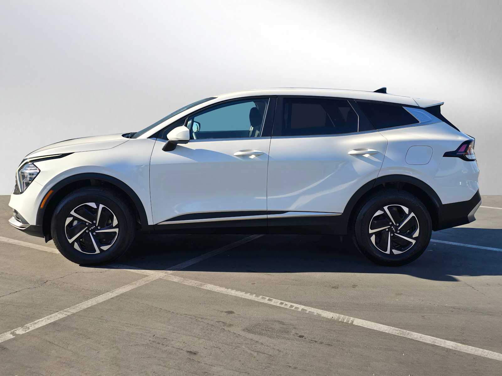 2023 Kia Sportage Hybrid LX 2