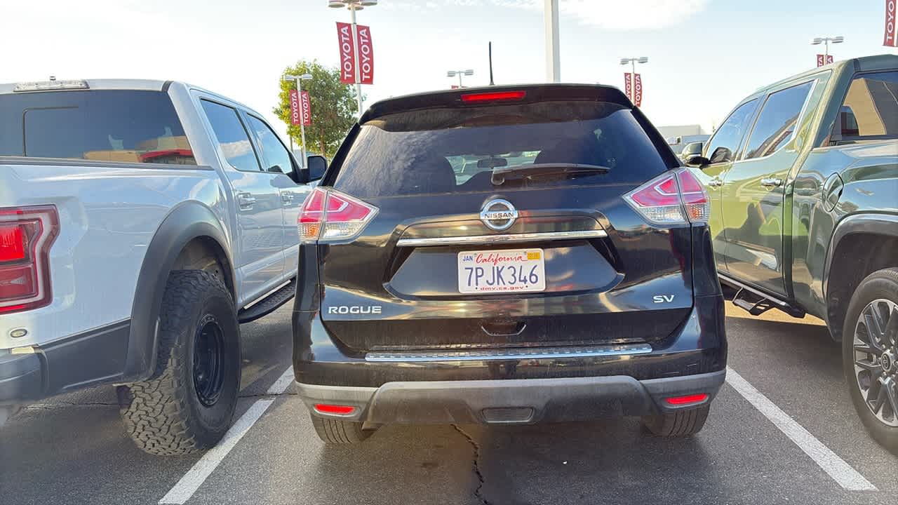 2015 Nissan Rogue SV 2