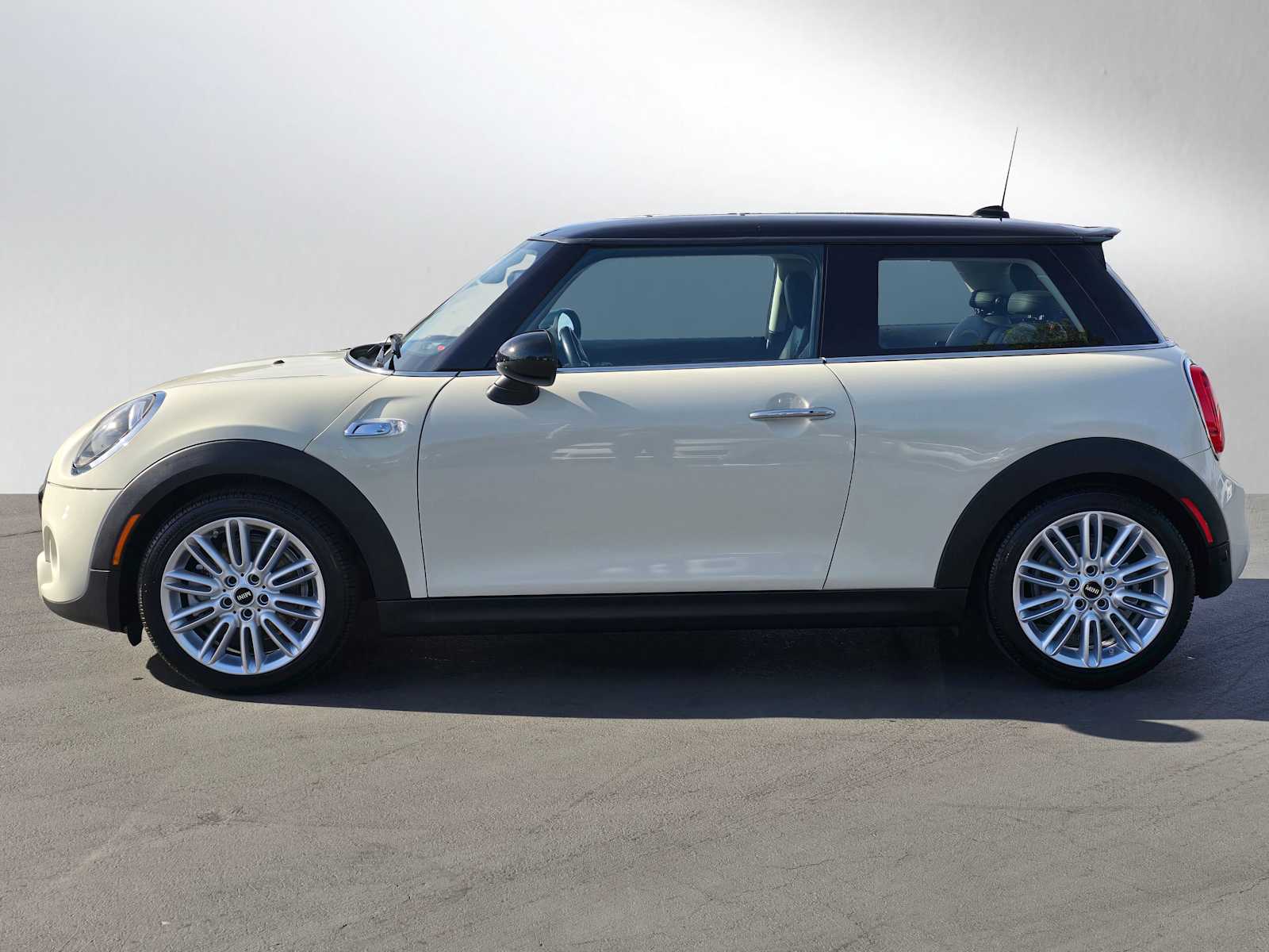 2019 MINI Hardtop 2 Door Cooper S 2