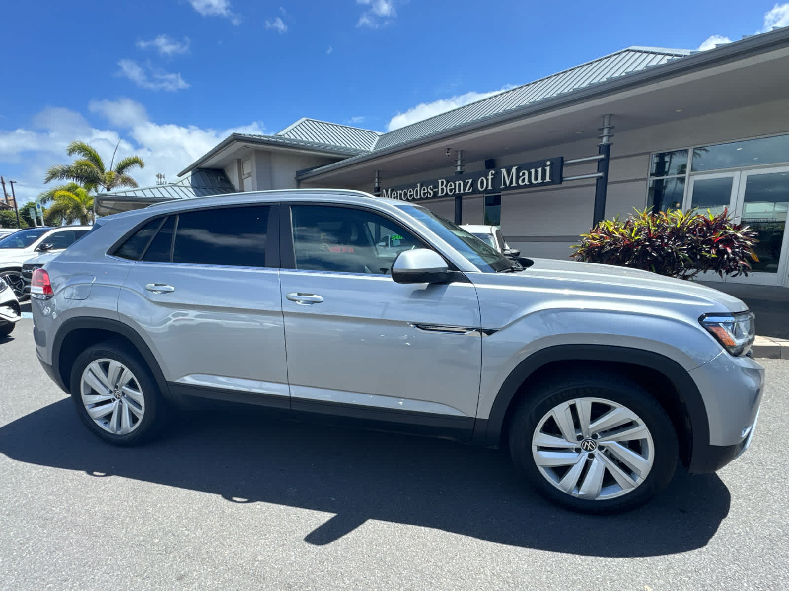 View vehicle photo 3