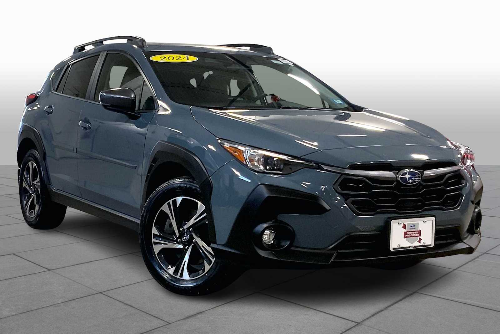 View vehicle photo 4