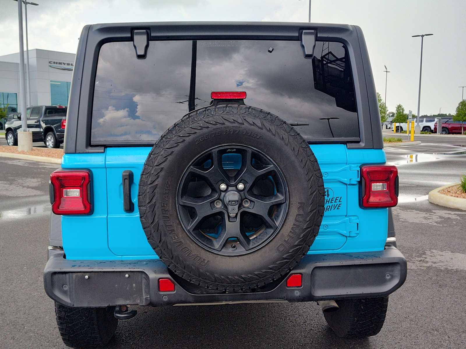 View vehicle photo 5