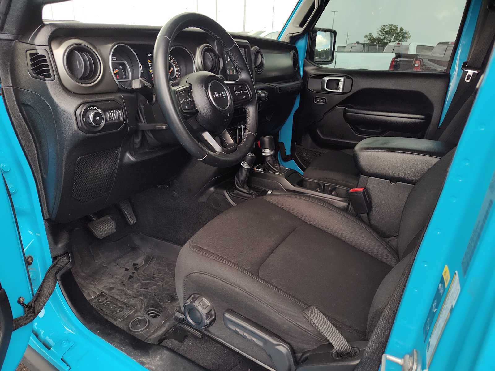 View vehicle photo 2