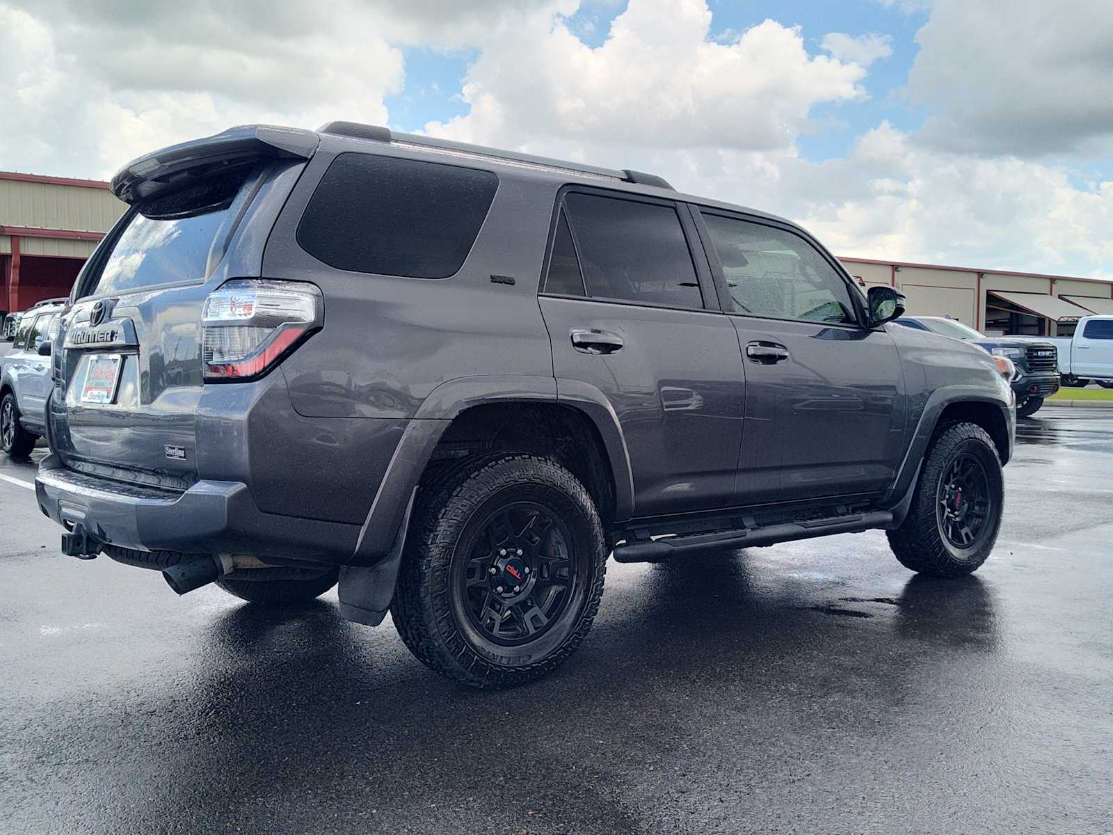 View vehicle photo 7