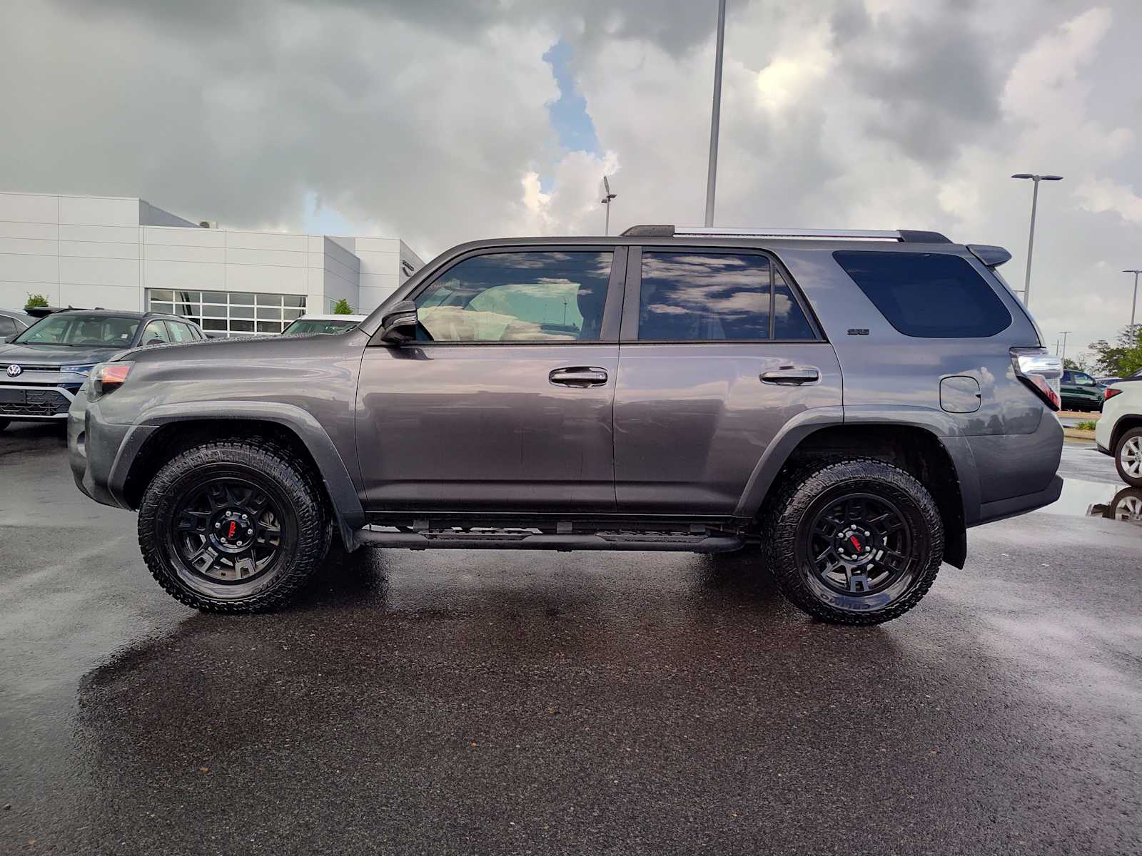 View vehicle photo 3