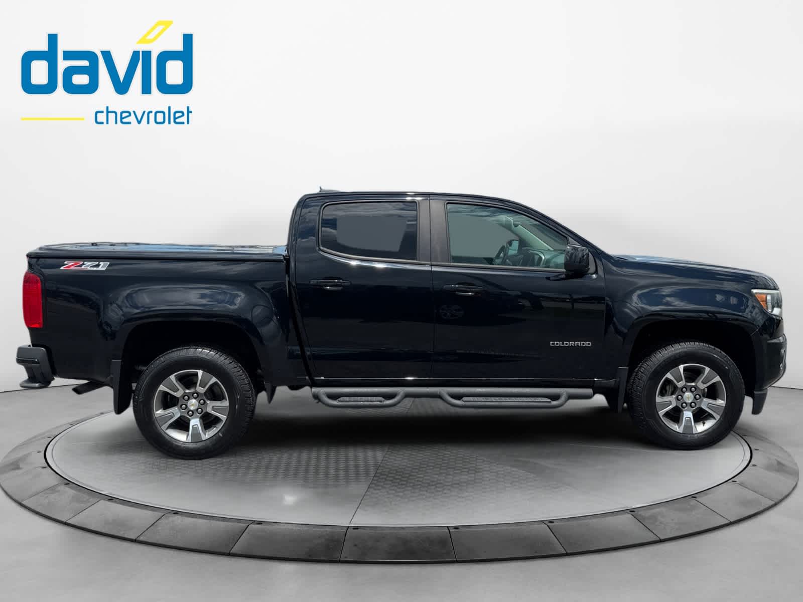 View vehicle photo 4