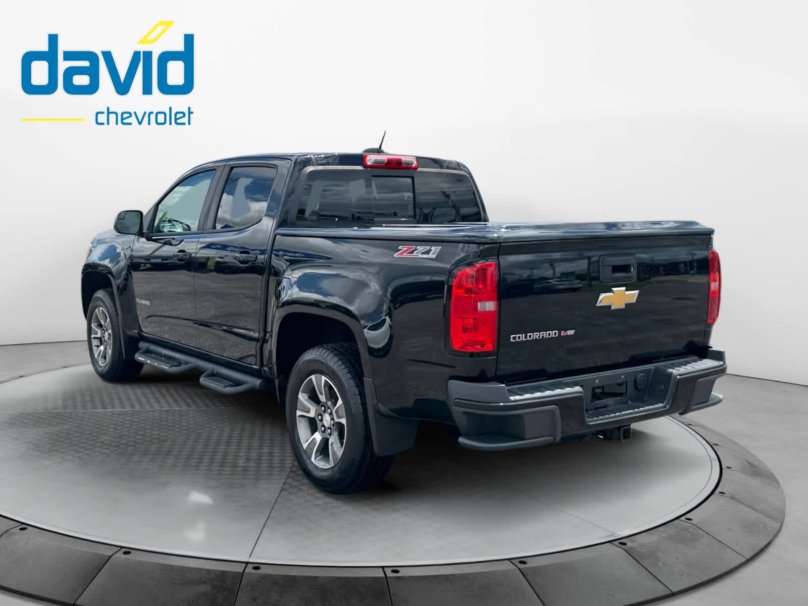 View vehicle photo 7