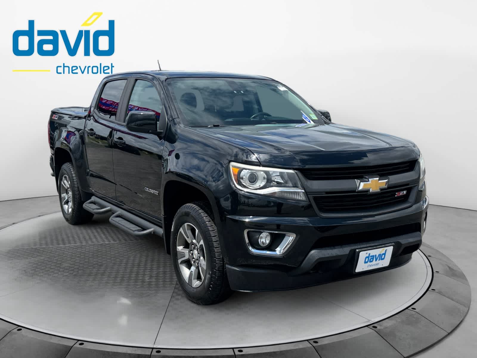 View vehicle photo 3