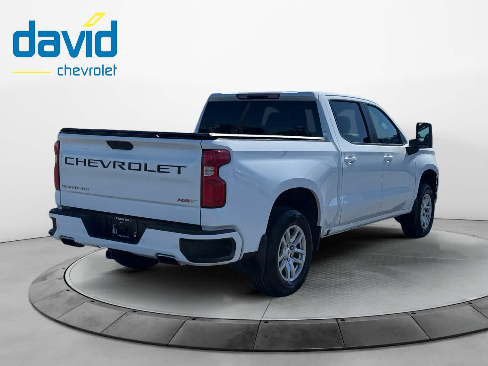 View vehicle photo 5