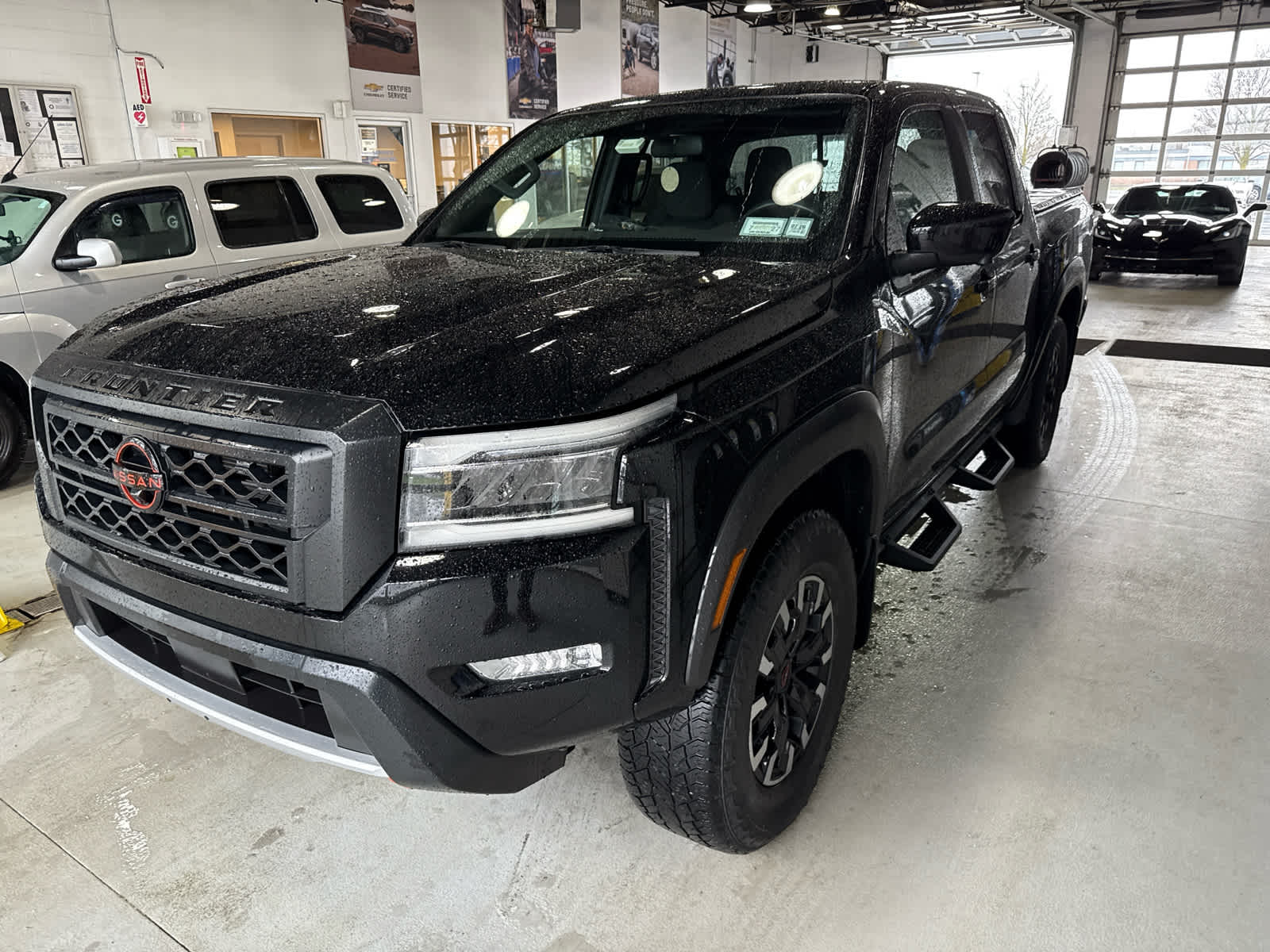 Super Black 2022 Nissan Frontier PRO-4X Crew Cab 4WD Pickup Truck Four-Wheel Drive Automatic