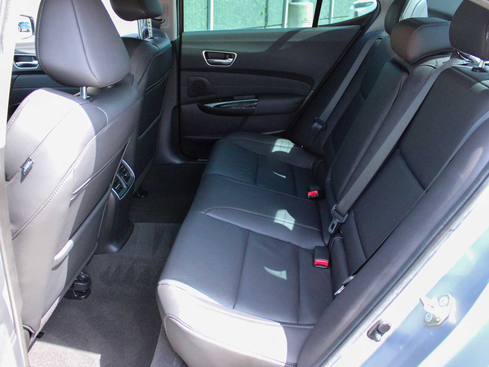 Used 2020 Lunar Silver Metallic Acura w/Technology Pkg image 13