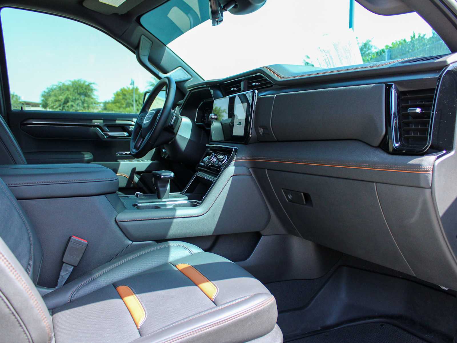Used 2026 Summit White GMC AT4 image 17