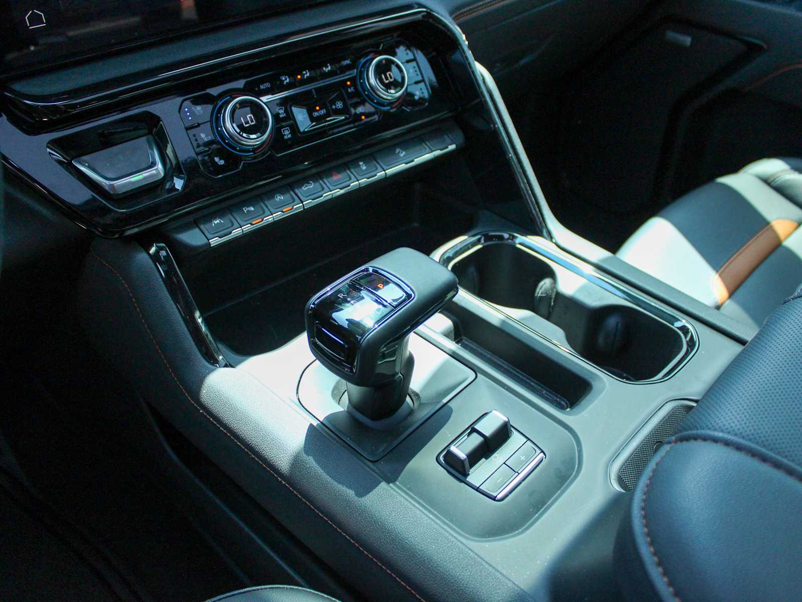 Used 2026 Summit White GMC AT4 image 23