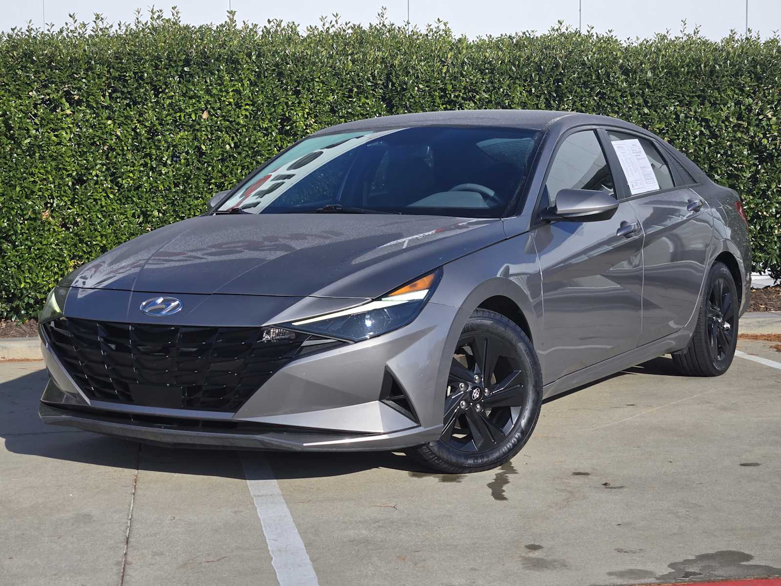 2021 Hyundai Elantra SEL's photo