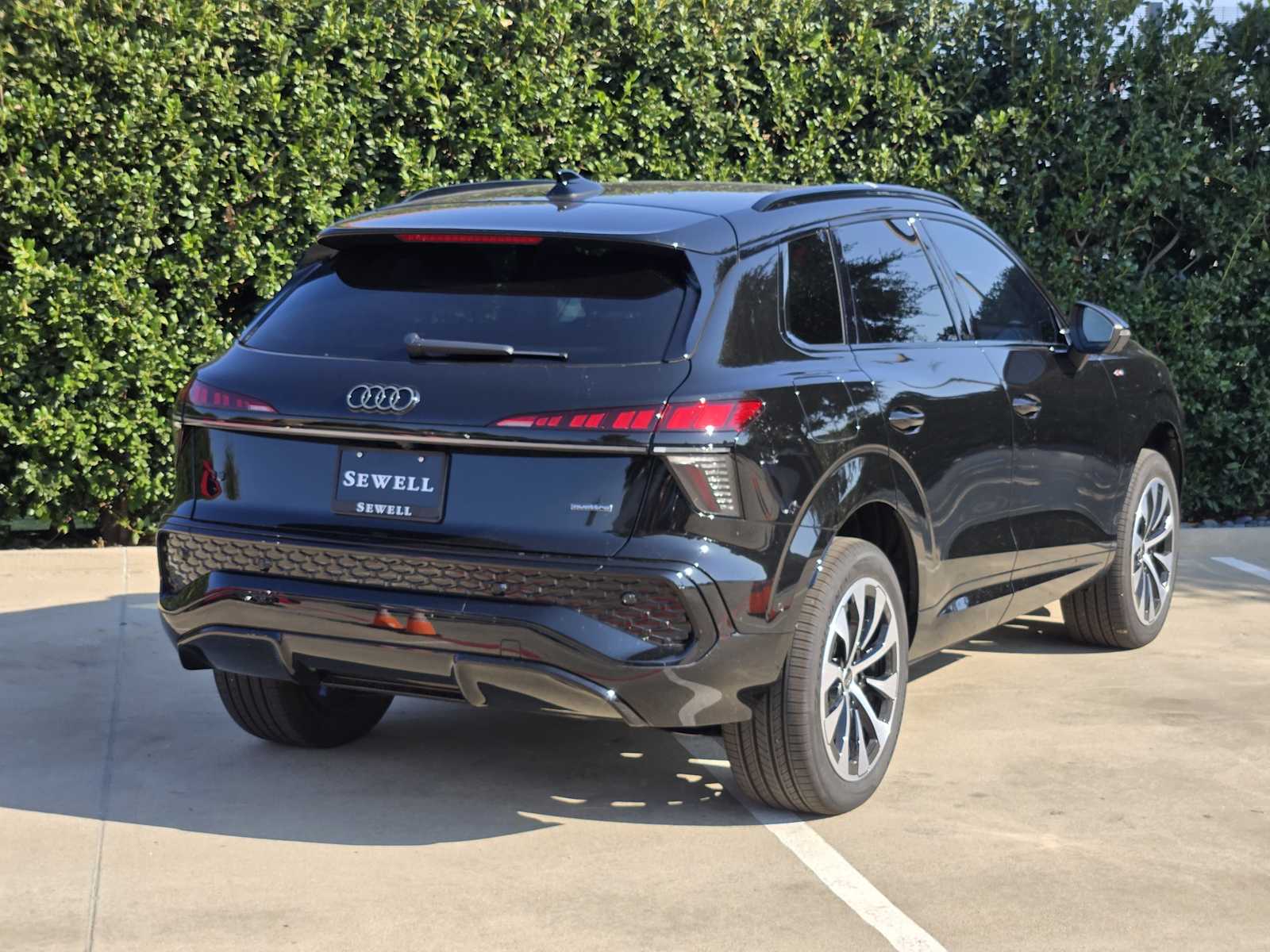 New 2026 MYTHOS BLACK Audi S line image 3