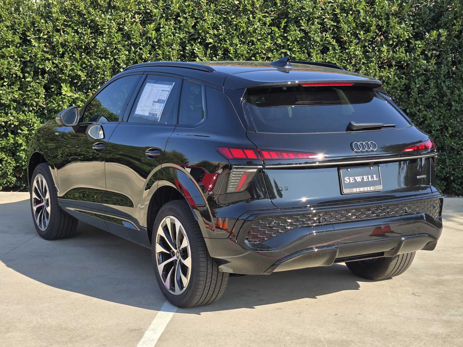 New 2026 MYTHOS BLACK Audi S line image 4