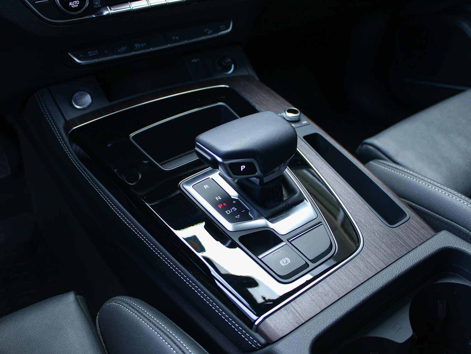 Certified Used 2024 Mythos Black Metallic Audi S line Premium Plus image 18