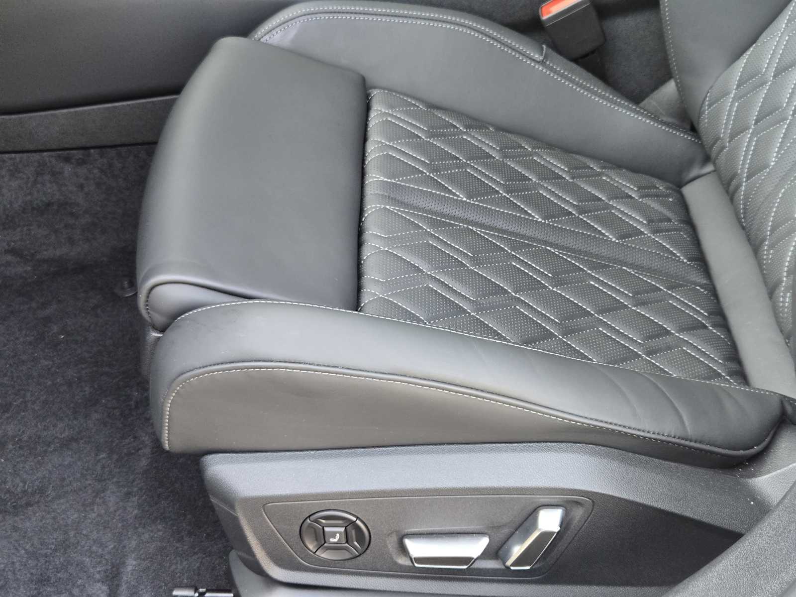 New 2026 GLACIER WHITE Audi Premium Plus image 15