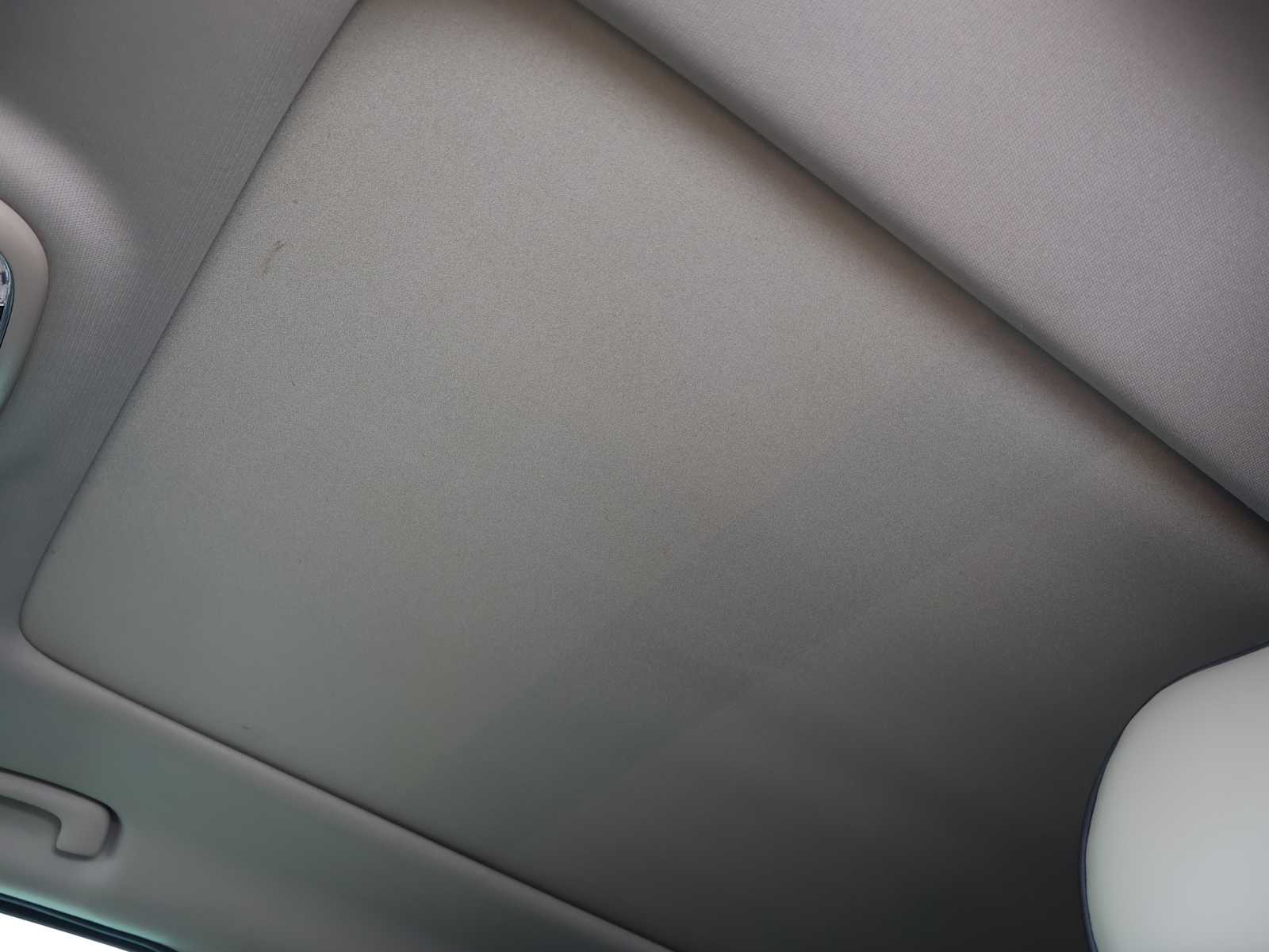 Used 2015 Bright White Clearcoat Jeep Overland image 24