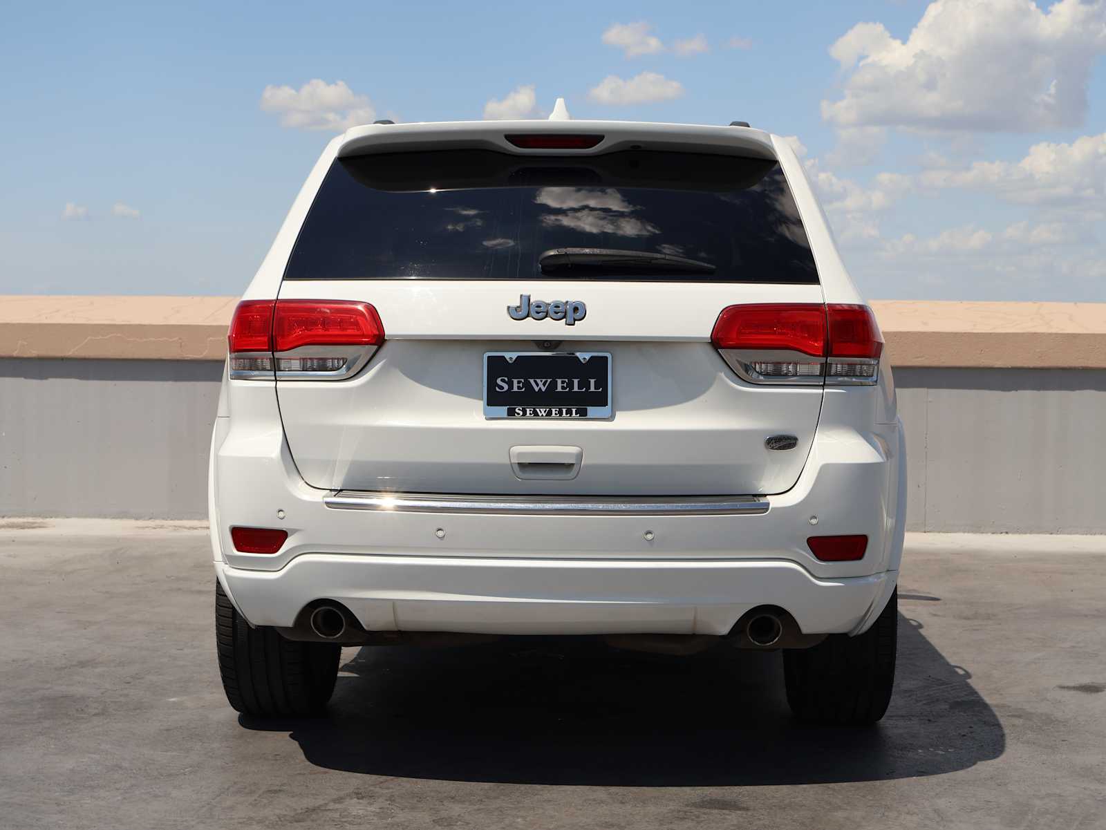 Used 2015 Bright White Clearcoat Jeep Overland image 8