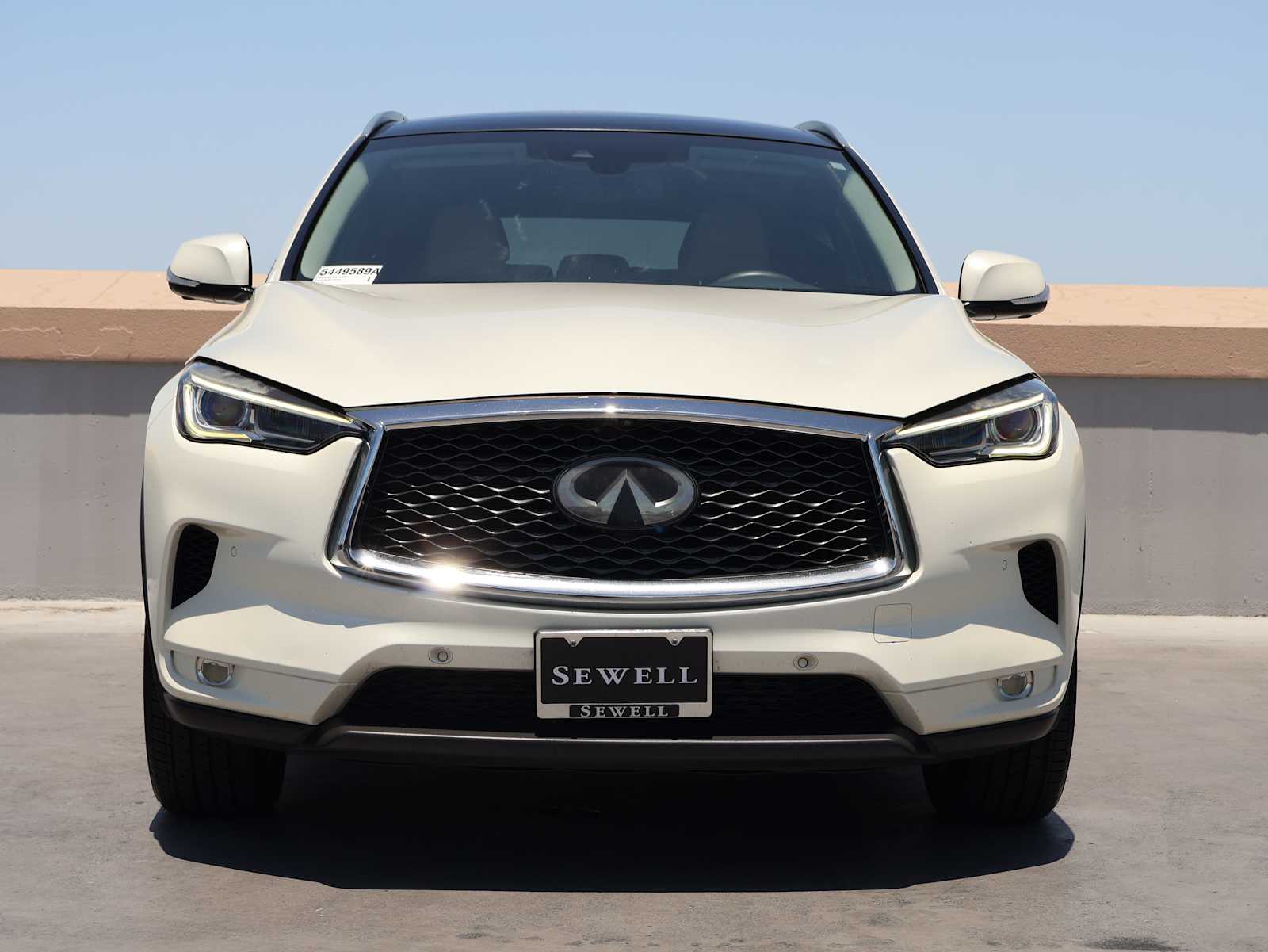 Used 2019 Majestic White INFINITI ESSENTIAL image 2