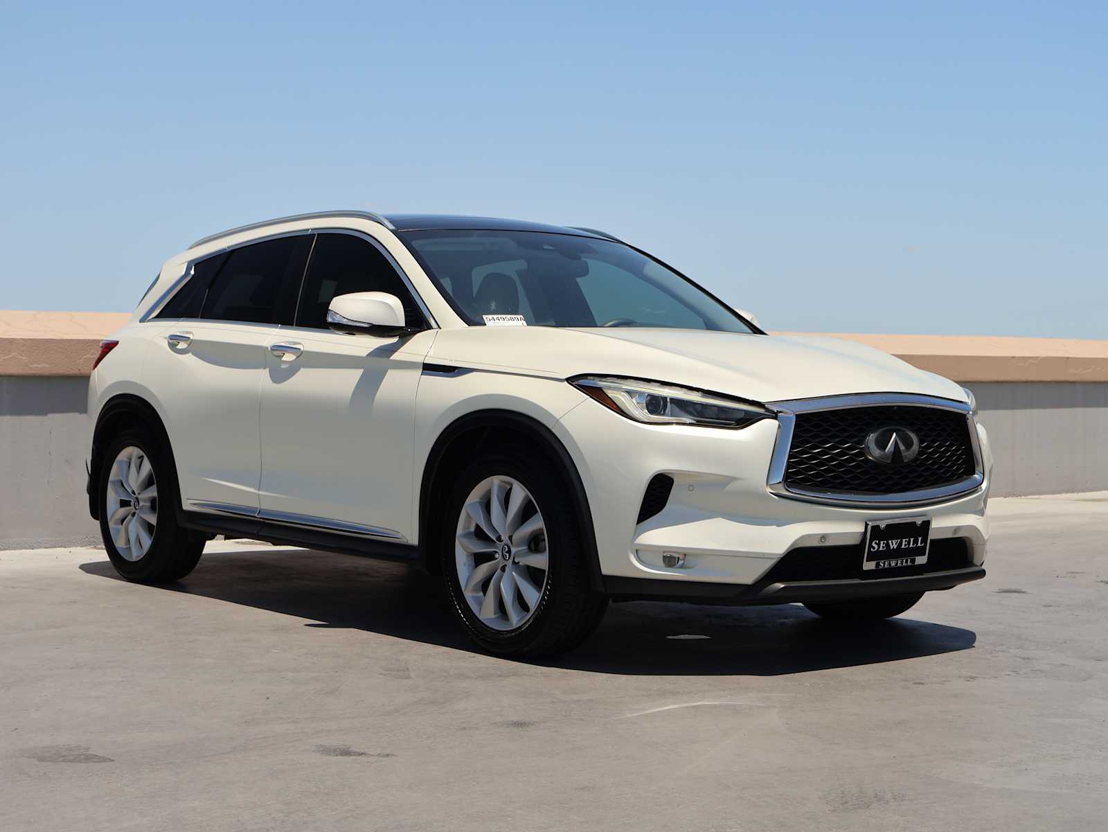 Used 2019 Majestic White INFINITI ESSENTIAL image 4