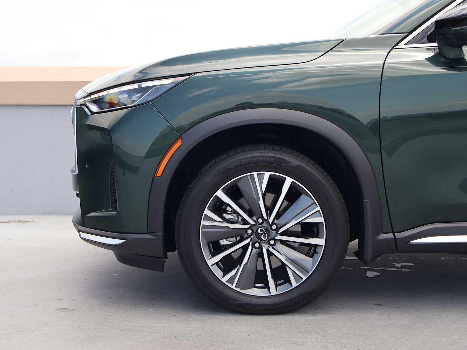 Certified Used 2026 Deep Emerald INFINITI LUXE image 11